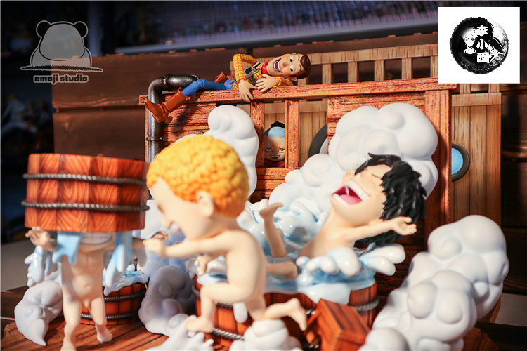 路飞三兄童年场景洗澡萨博艾斯澡堂李小西emoji海贼王手办专区