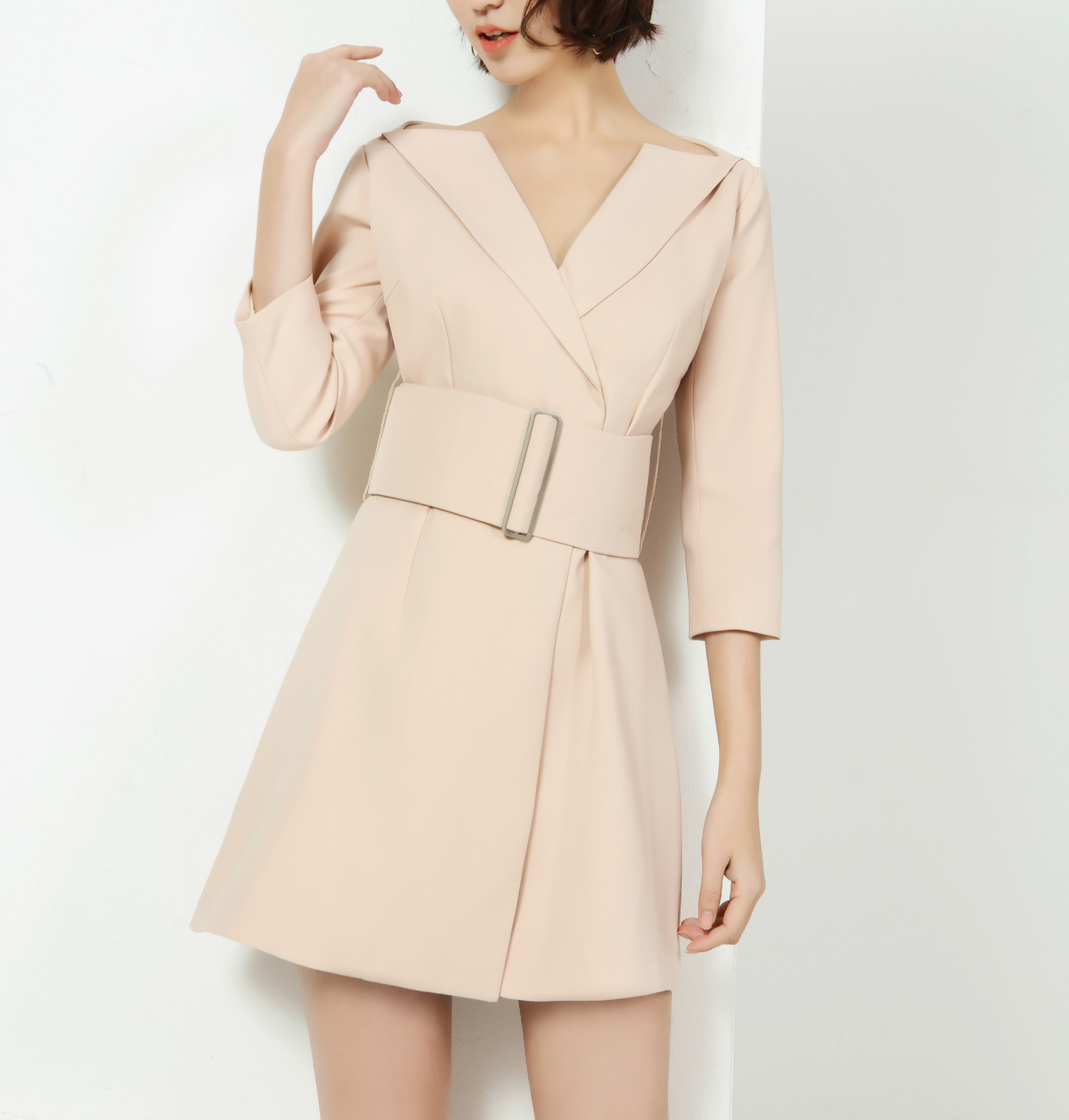 连衣裙春夏新品ol修身显瘦腰带小西西装领中连衣裙