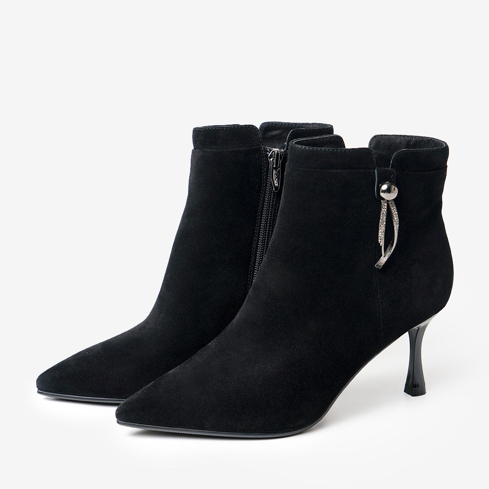 百思图2019冬季商场同款细高跟尖头短靴猫跟女皮靴ax962dd9