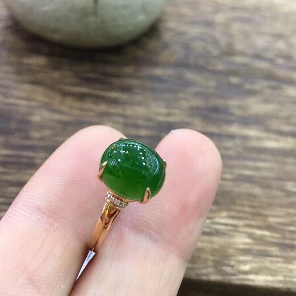 时尚简洁玉石戒指镶嵌18k金戒指女天然翡翠包和田碧玉指环情人节