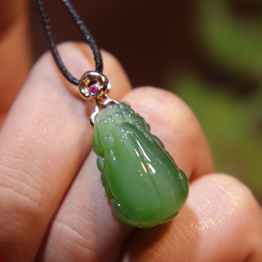 中秋节貔貅项链金项链18k镶嵌碧玉和田猫眼天然颈饰