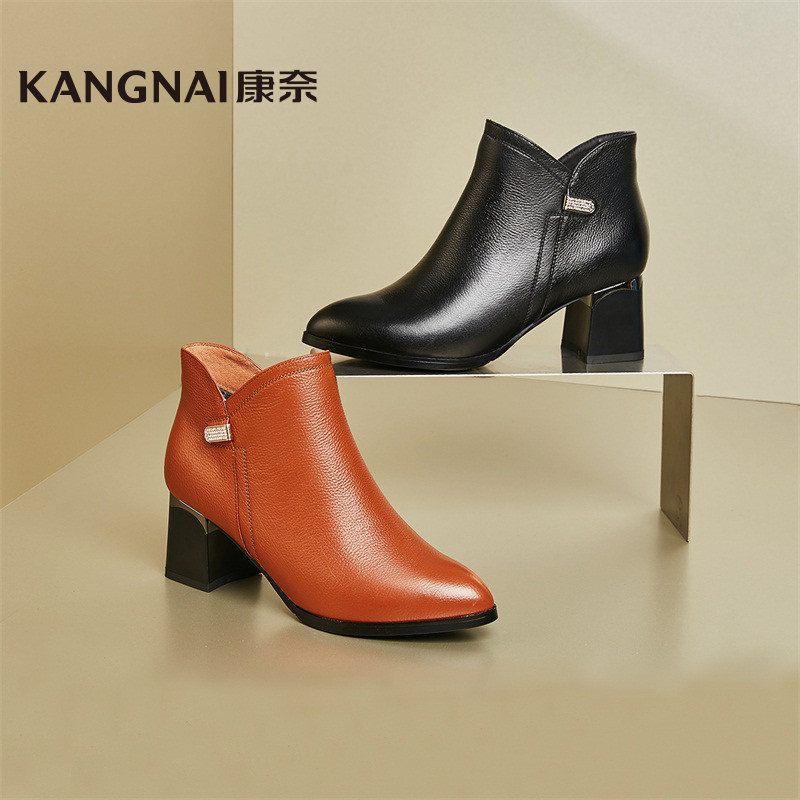 康奈女鞋冬新款真皮尖头粗跟水钻优雅时尚靴子14488013马丁靴