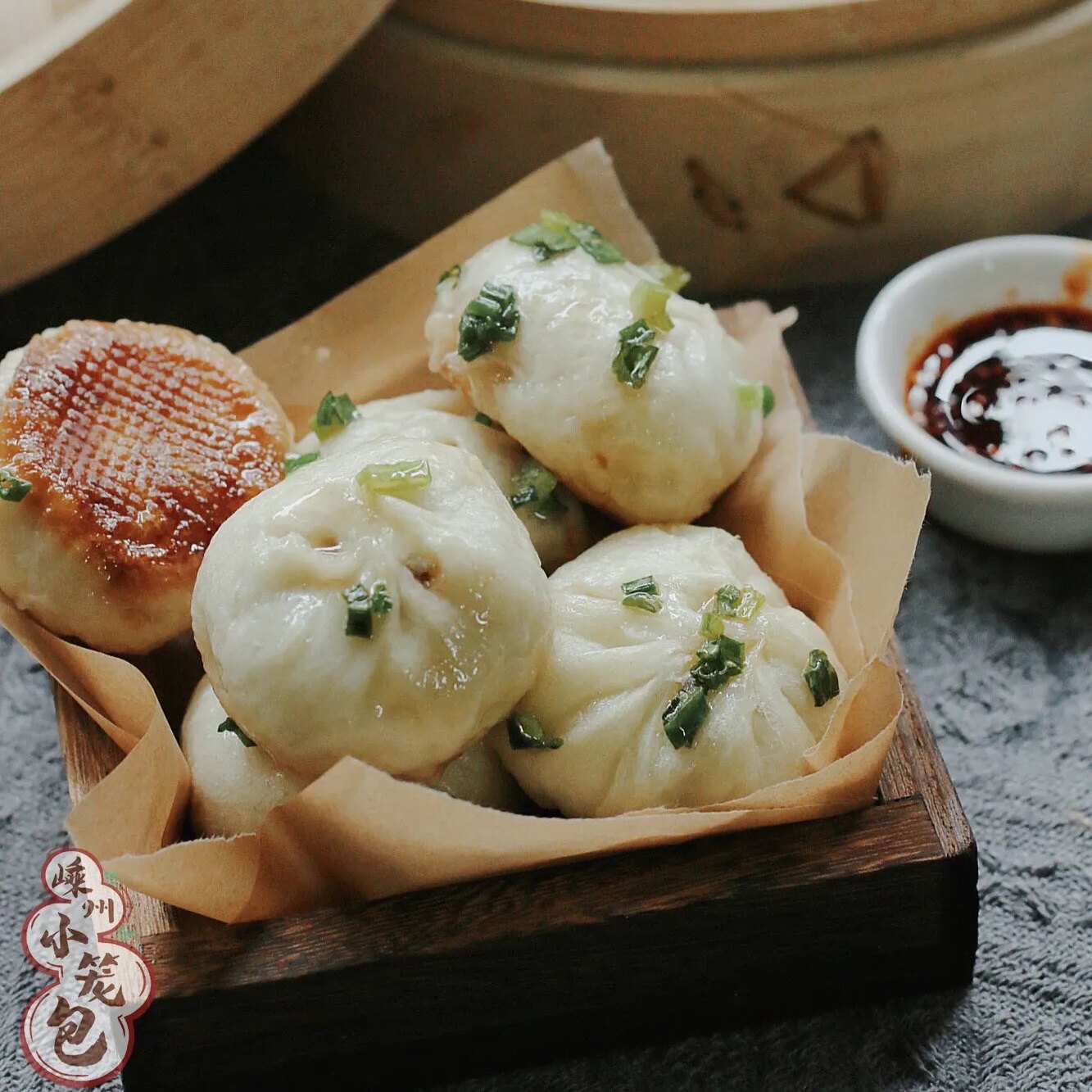 嵊州小笼包鲜肉包子老面干菜肉包速冻生制半成品包点