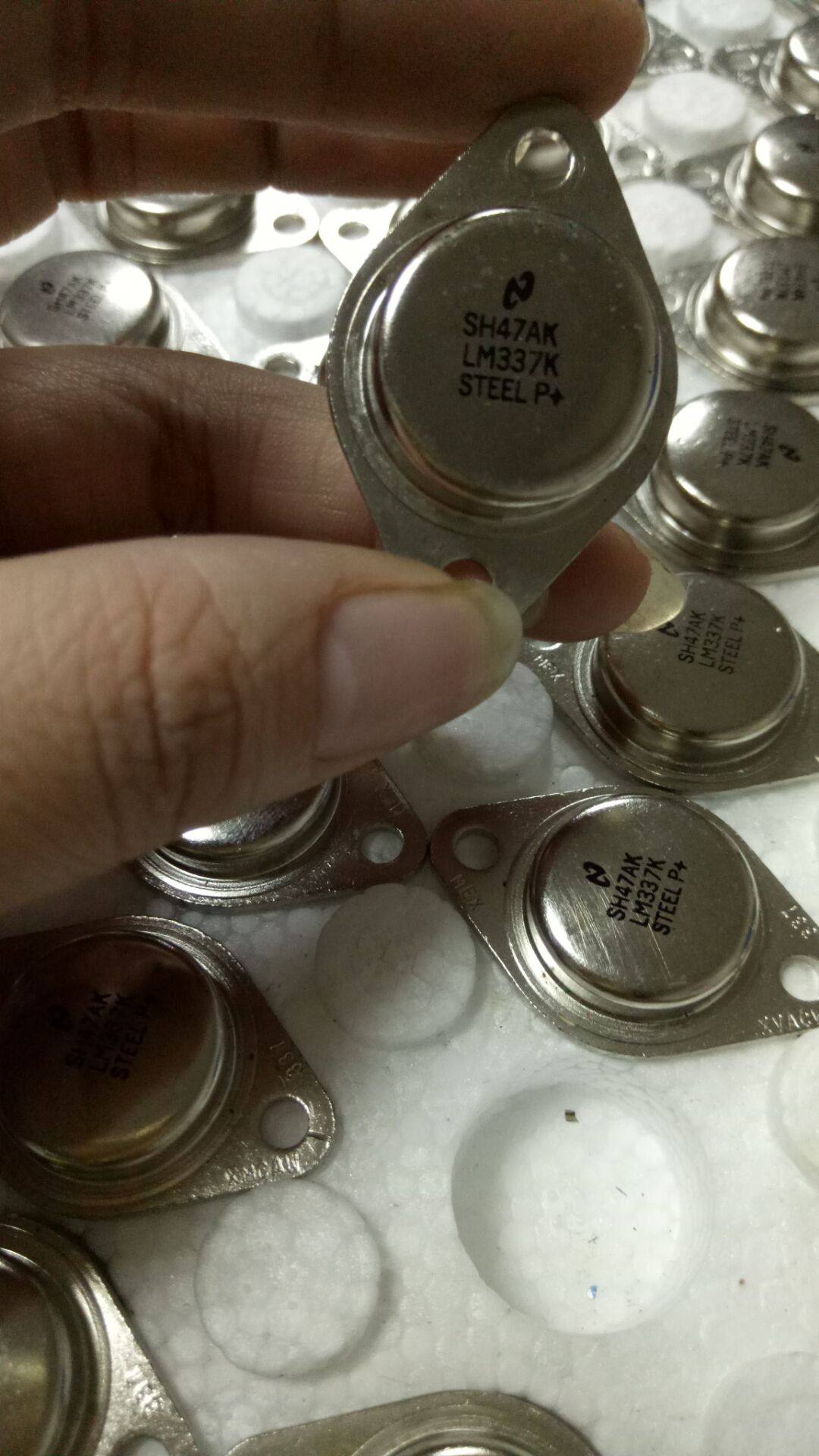 三极管lm337kto3金封铁帽大功率三极管