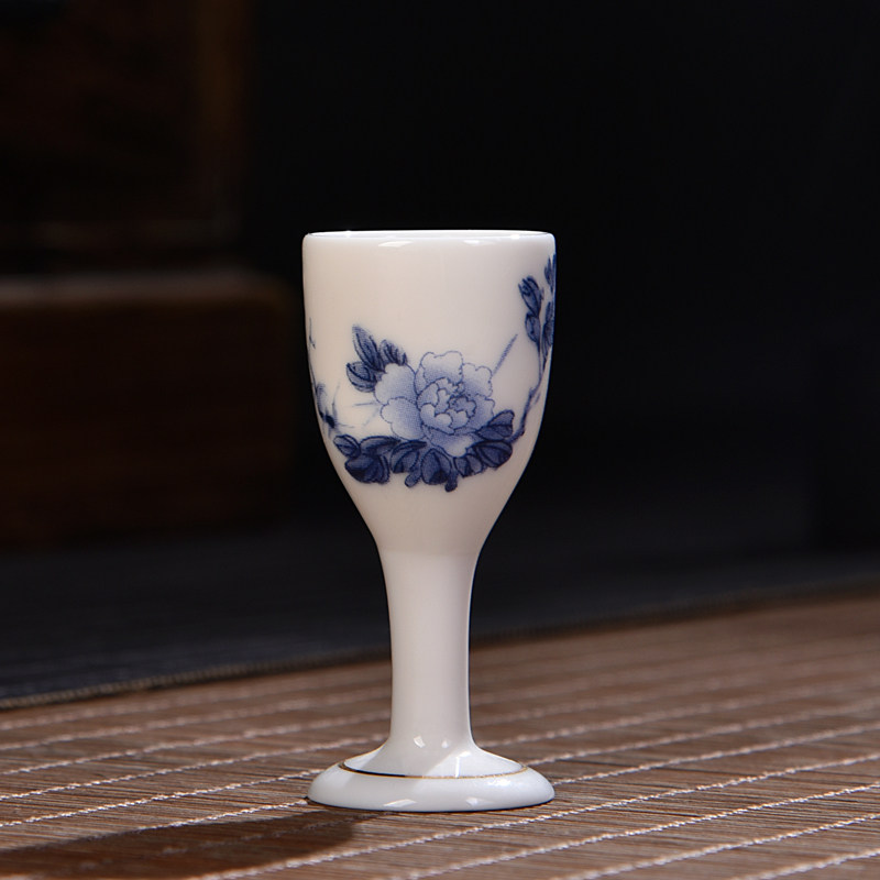 酒杯陶瓷白酒创意酒盅婚庆礼品烈酒高脚杯小号白酒杯