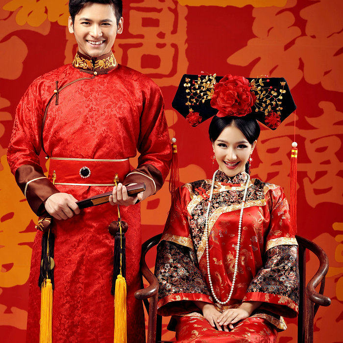中国国风古装写真情侣婚服清朝新娘新郎结婚民族服装