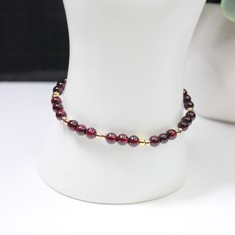 天然红色石榴石手链弹力女款手排金珠朱砂貔貅手链