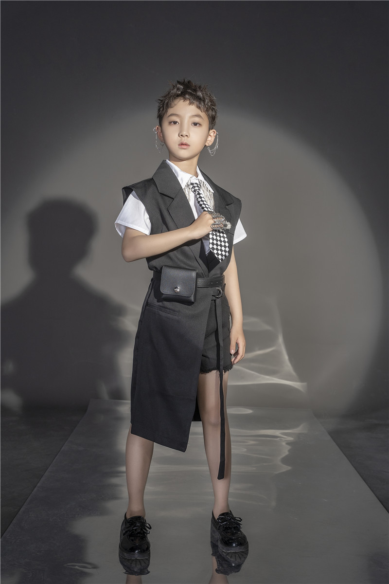 男童酷帅潮服台秀服痞帅潮酷儿儿童走秀演出服儿童演出服