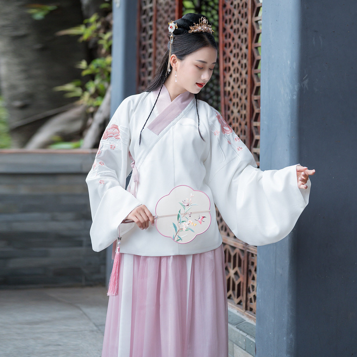 婚礼汉服节漫展走秀旅拍写真超仙束腰显瘦演出服伴娘礼服出租中式