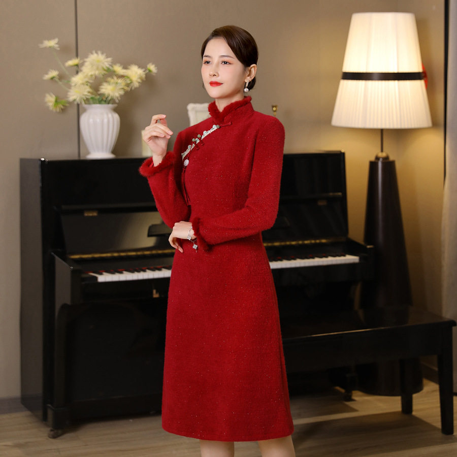 加绒加厚妈妈冬装喜婆婆枣红色旗袍改良显瘦连衣裙中长款小个子女