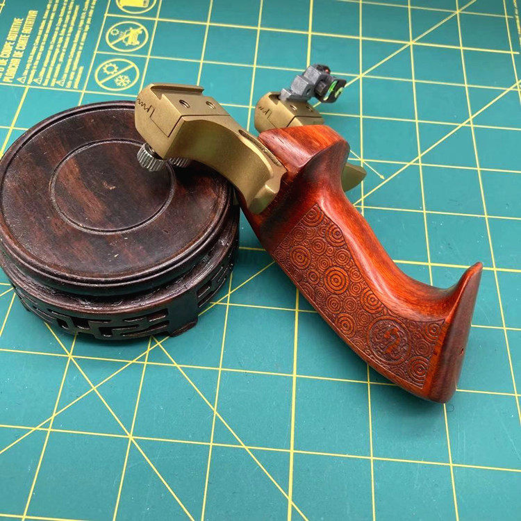 祥龙98k扁皮弹弓不锈钢头犀牛角紫檀手柄弹工户外专业竞技弹弓架