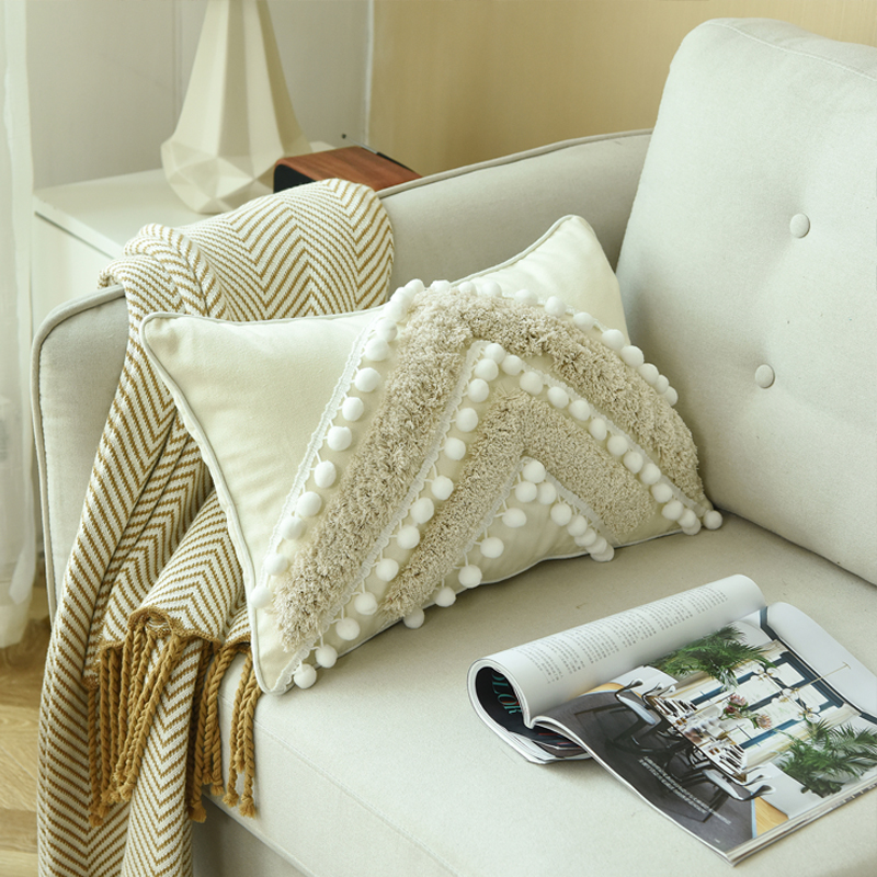 简约北欧欧风腰枕棉麻米色沙发抱枕毛球流苏靠垫