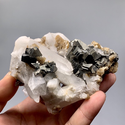 瑶岗仙毒水晶云母天然矿物晶体教学标本石原地质科普摆件