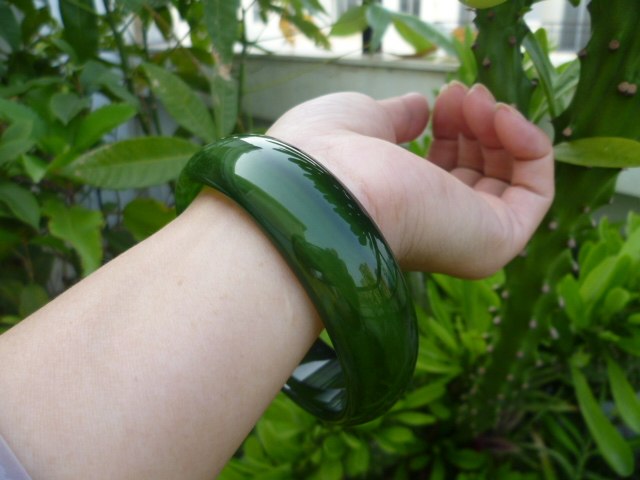 绿色健康之石正品纯天然玛瑙手镯一物一实加宽手镯