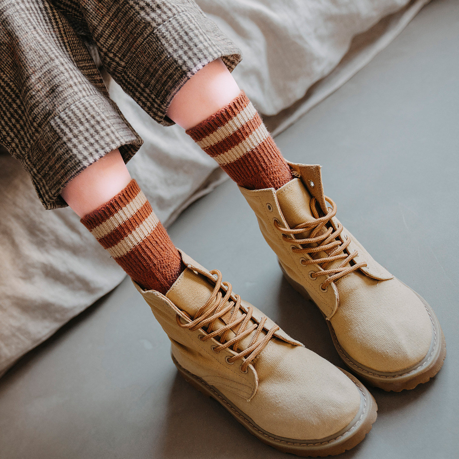 马丁靴袜子女秋冬潮流中筒袜日系保暖羊毛中长款韩国堆堆袜长筒袜