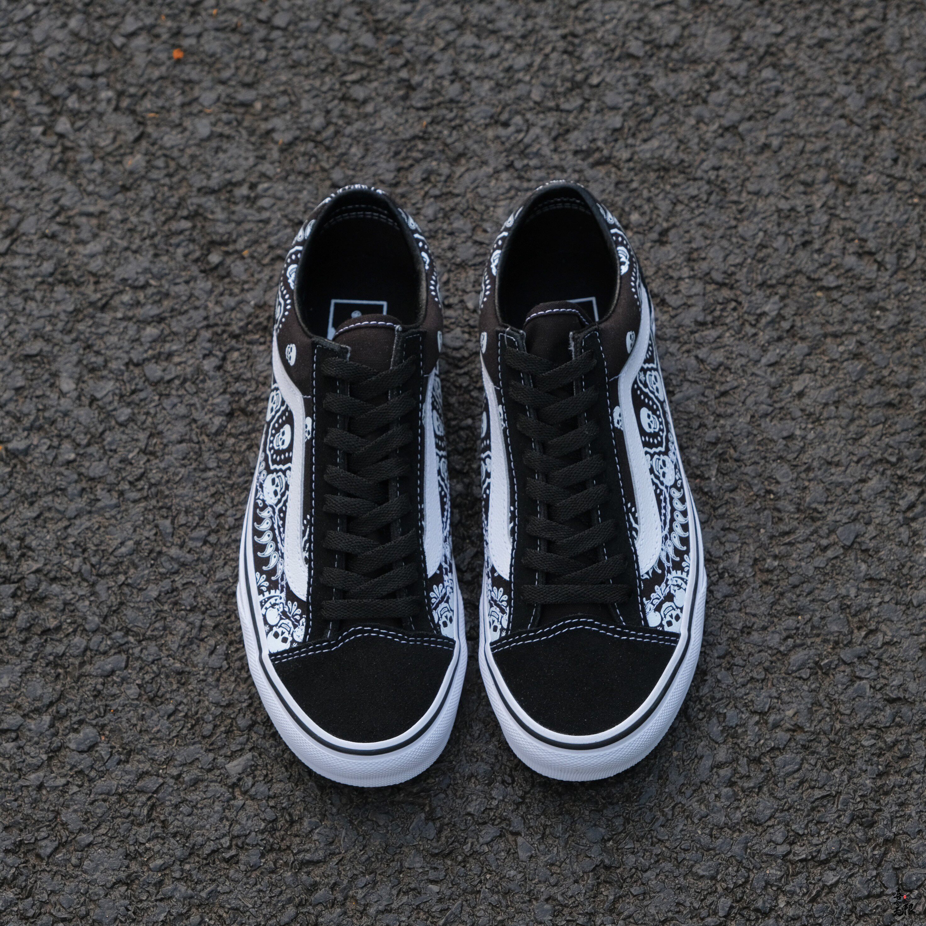 vansstyle黑白骷髅印花低帮滑板男士板鞋vn0a54f6d9s板鞋