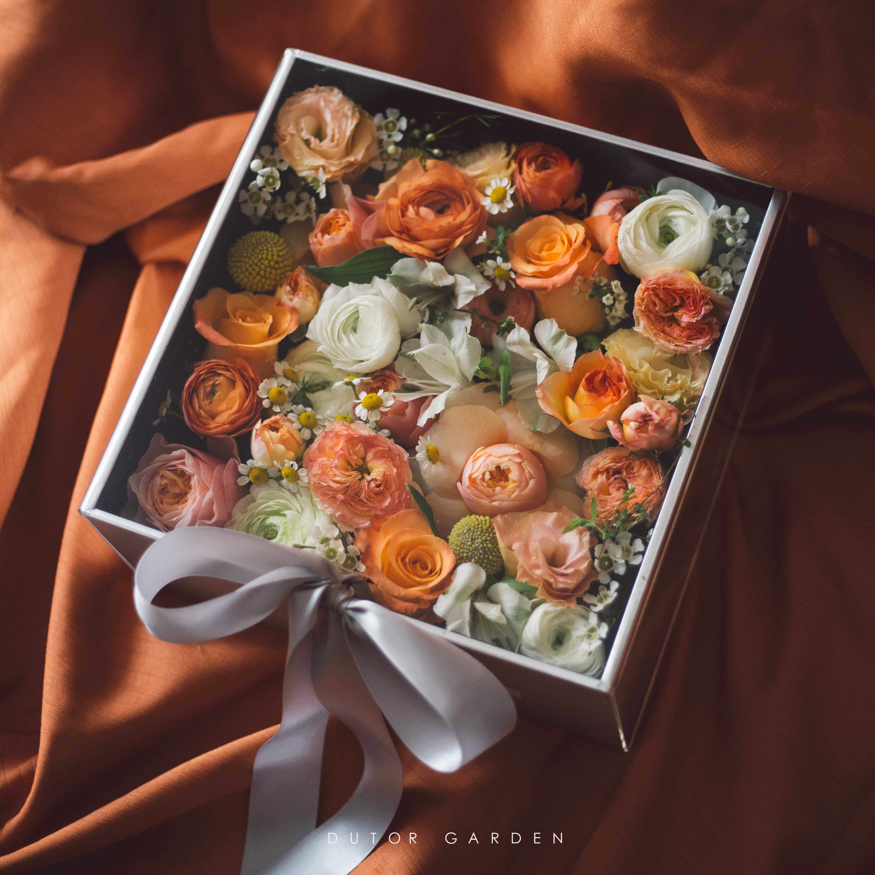 鲜花玫瑰橙色蝴蝶牡丹腊梅韩式礼盒西安同城鲜花速递同城