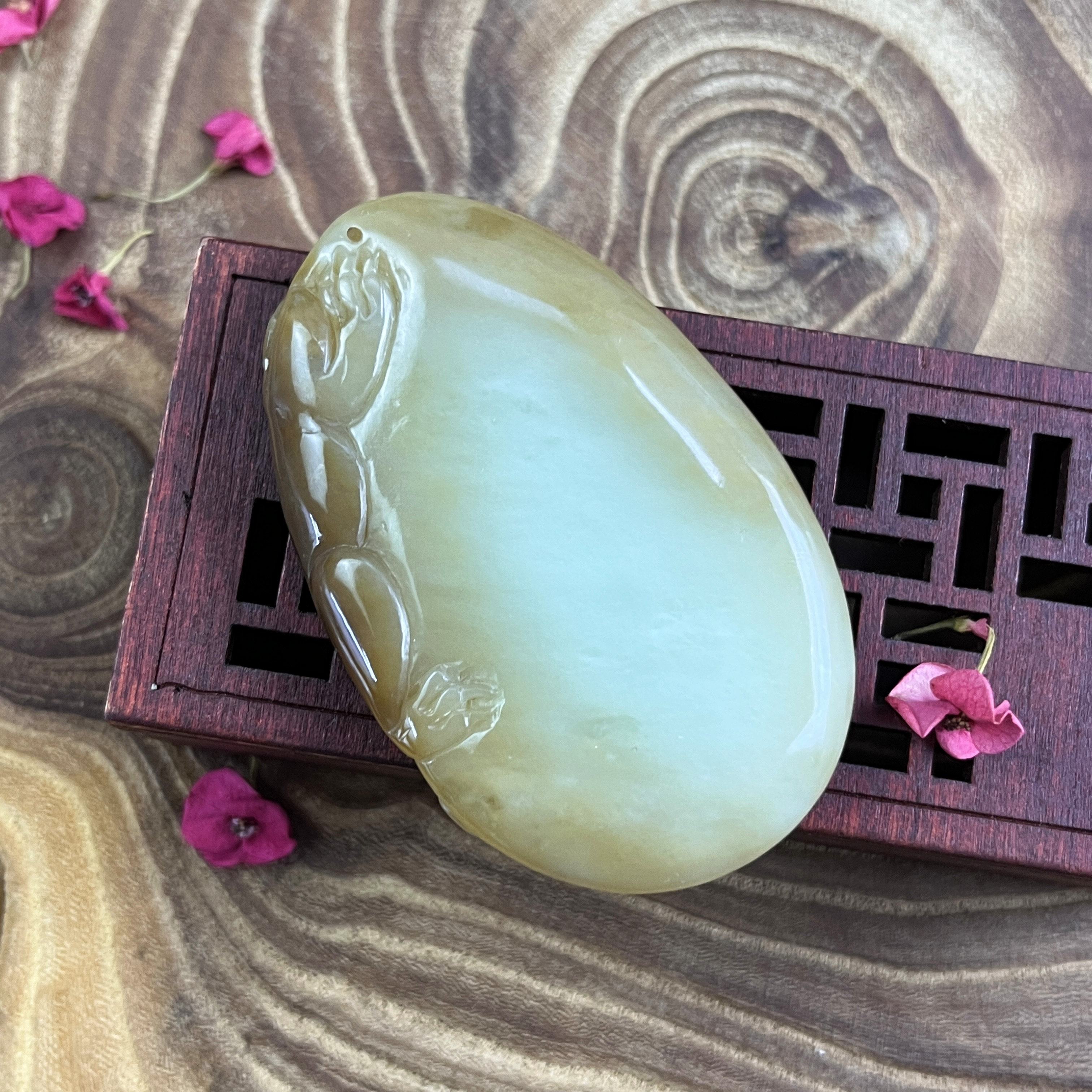 天然岫玉黄白老玉貔貅吊坠手工精雕立体玉石颈饰