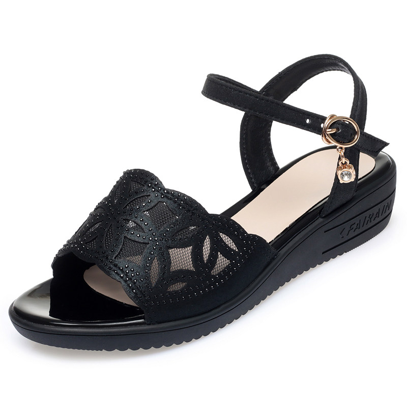 新款意尔康凉鞋女夏低跟平底防滑妈妈真皮牛筋时装凉鞋