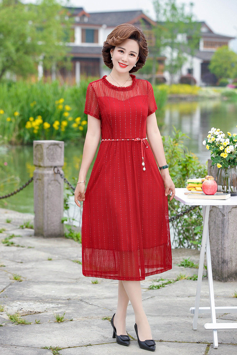 年轻妈妈夏装蕾丝连衣裙2021女装40岁中老年洋气中长过膝连衣裙