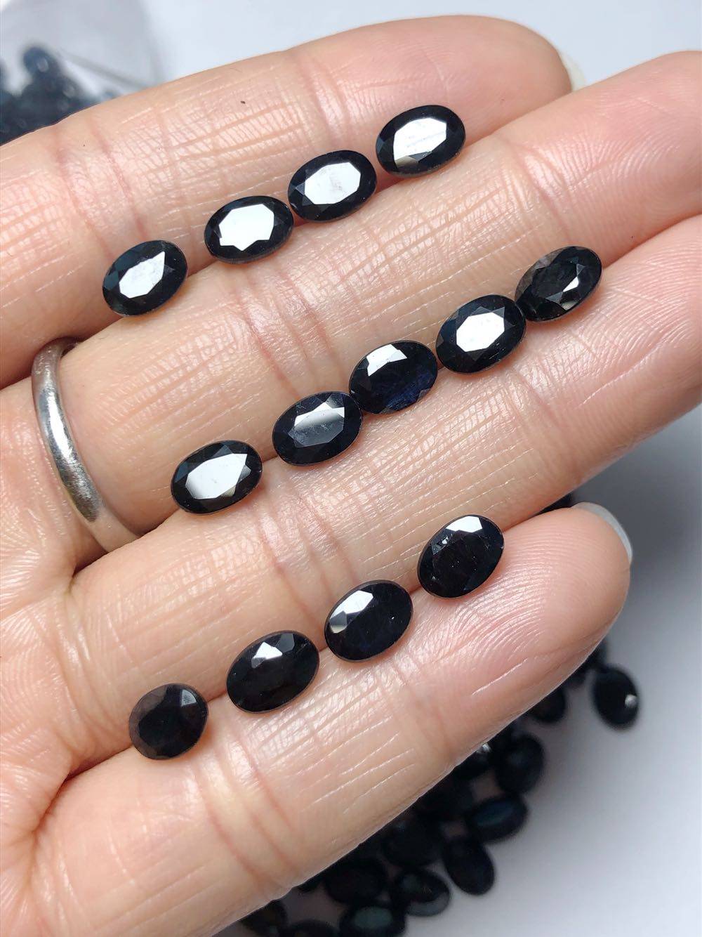 戒指深蓝色原料原石矿区5x7裸石蓝宝石昌乐山东其它首饰