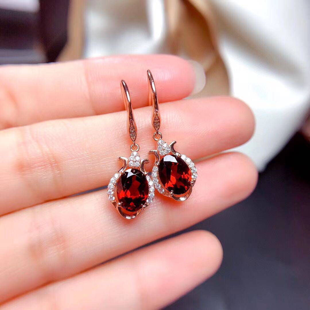 玫瑰金镶莫桑比克天然酒红石榴石耳坠耳环纯银红宝石耳环