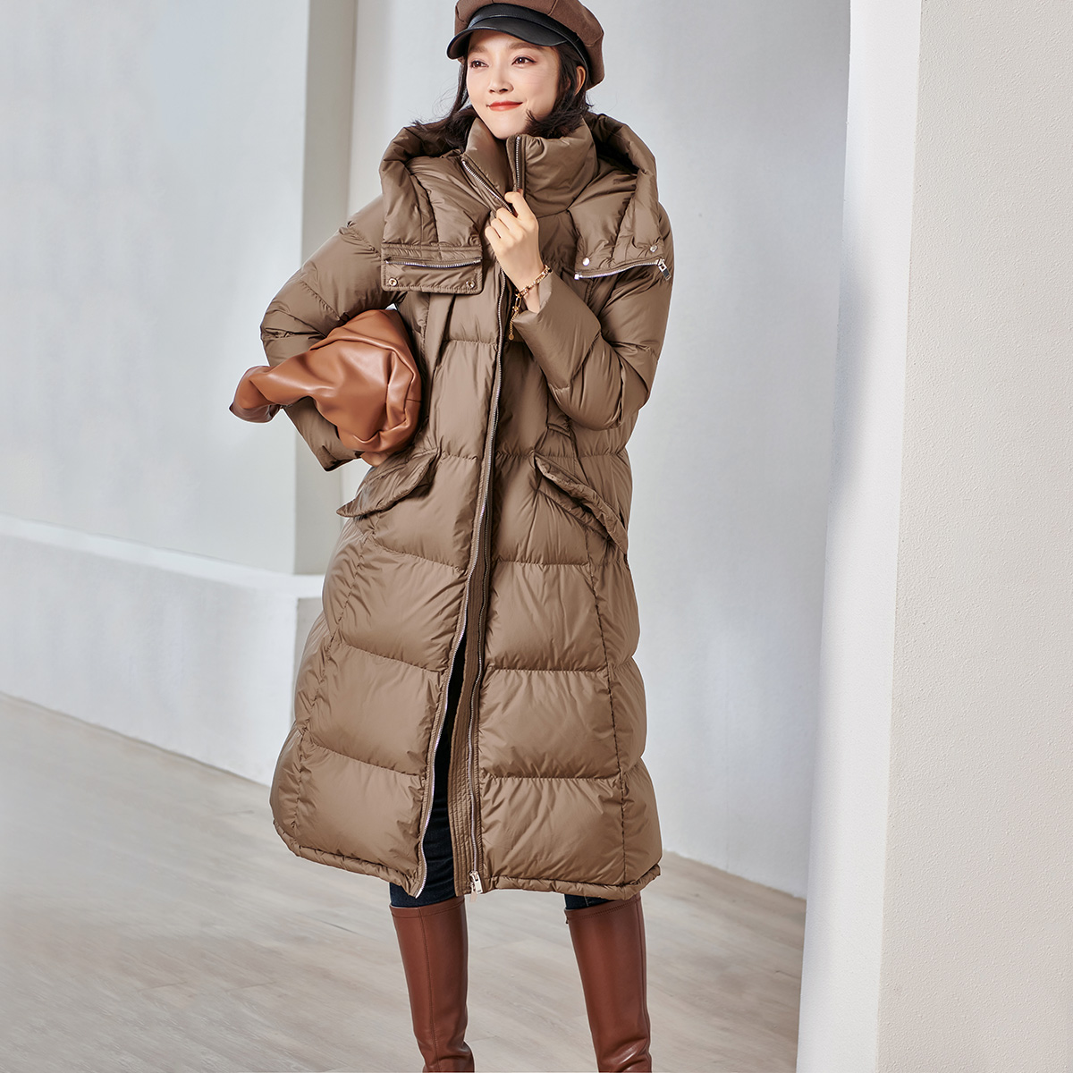 米思阳2020冬装新款时尚深棕色宽松保暖羽绒服过膝连帽外套女9760