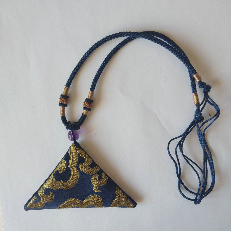 藏蓝色 三角形福袋手工 护身符袋 定制佛牌袋 压惊宝宝胎发包 | 伊范