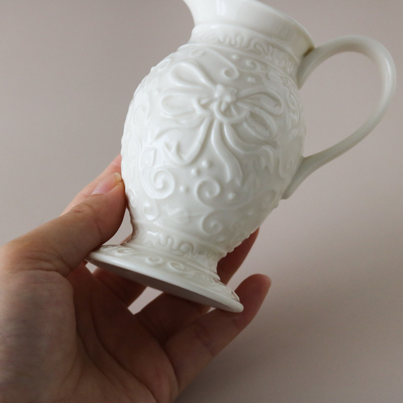 w1962出口欧洲奶油陶瓷蝴蝶结雕花优雅小奶壶下午茶咖啡奶罐