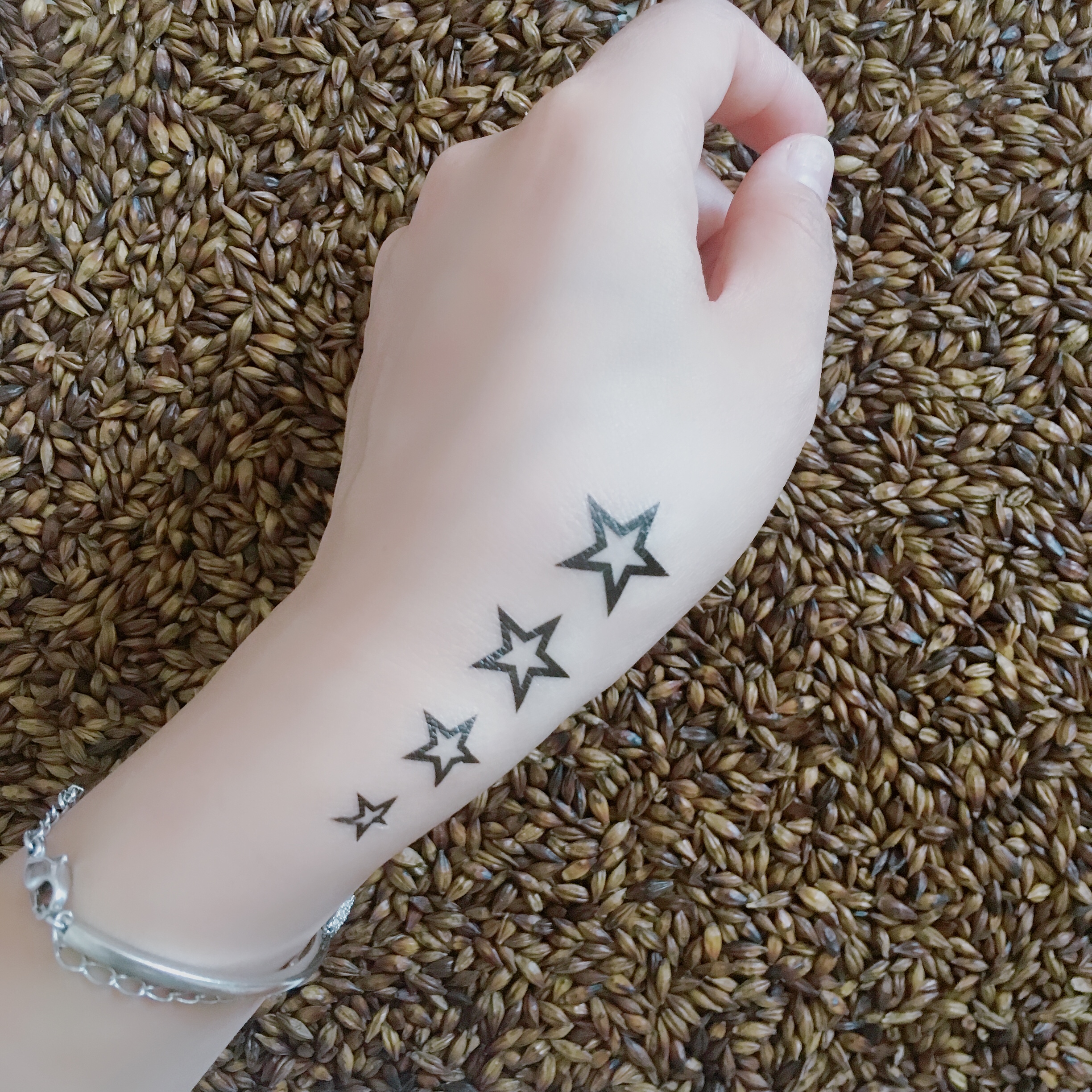 五角星黑白五角星镂空星星防水男女纹身贴夜店欧美时尚遮瑕纹身贴