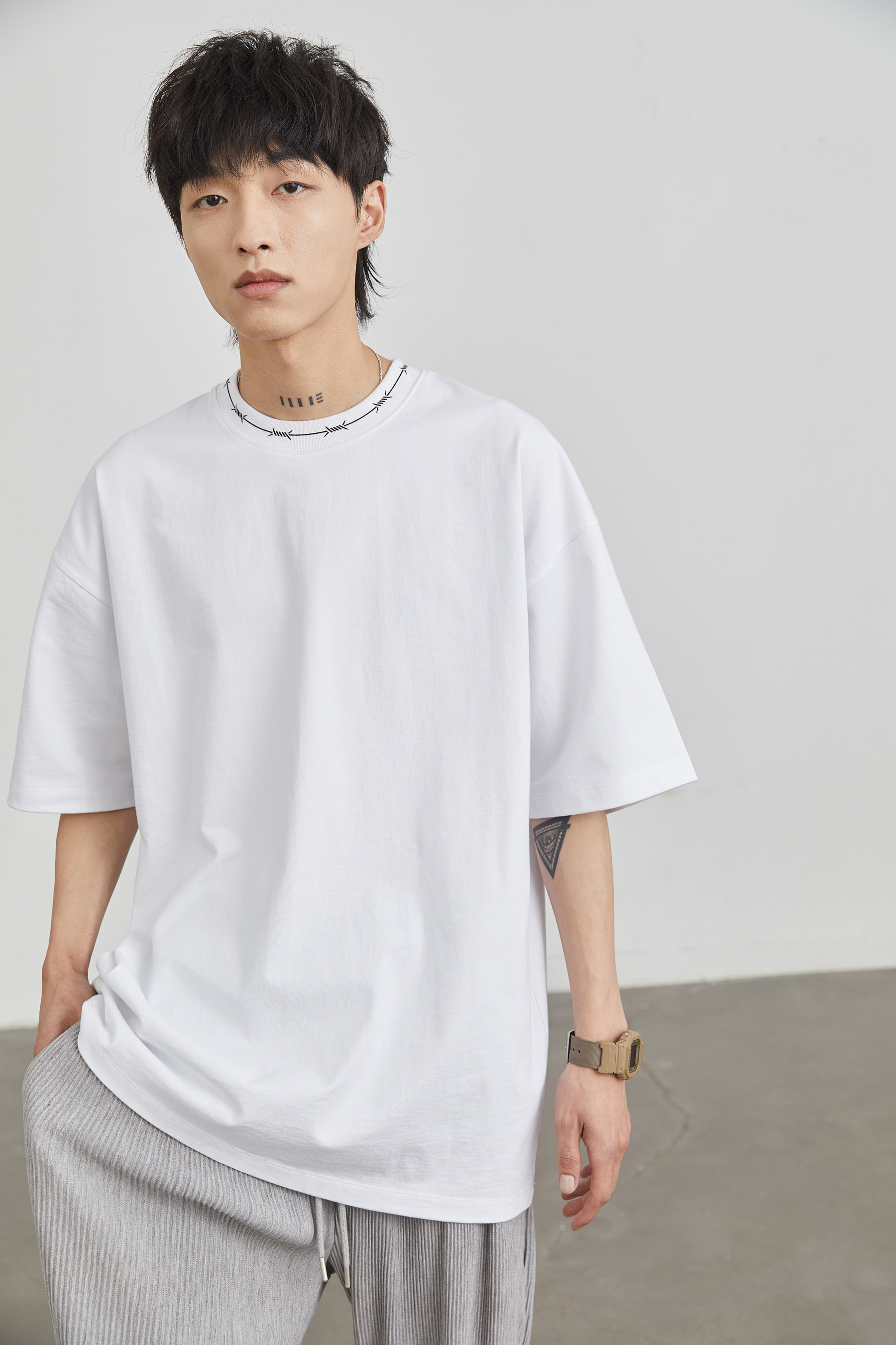 rsir studio 领口荆棘印花 廓形落肩圆领纯棉短袖t恤