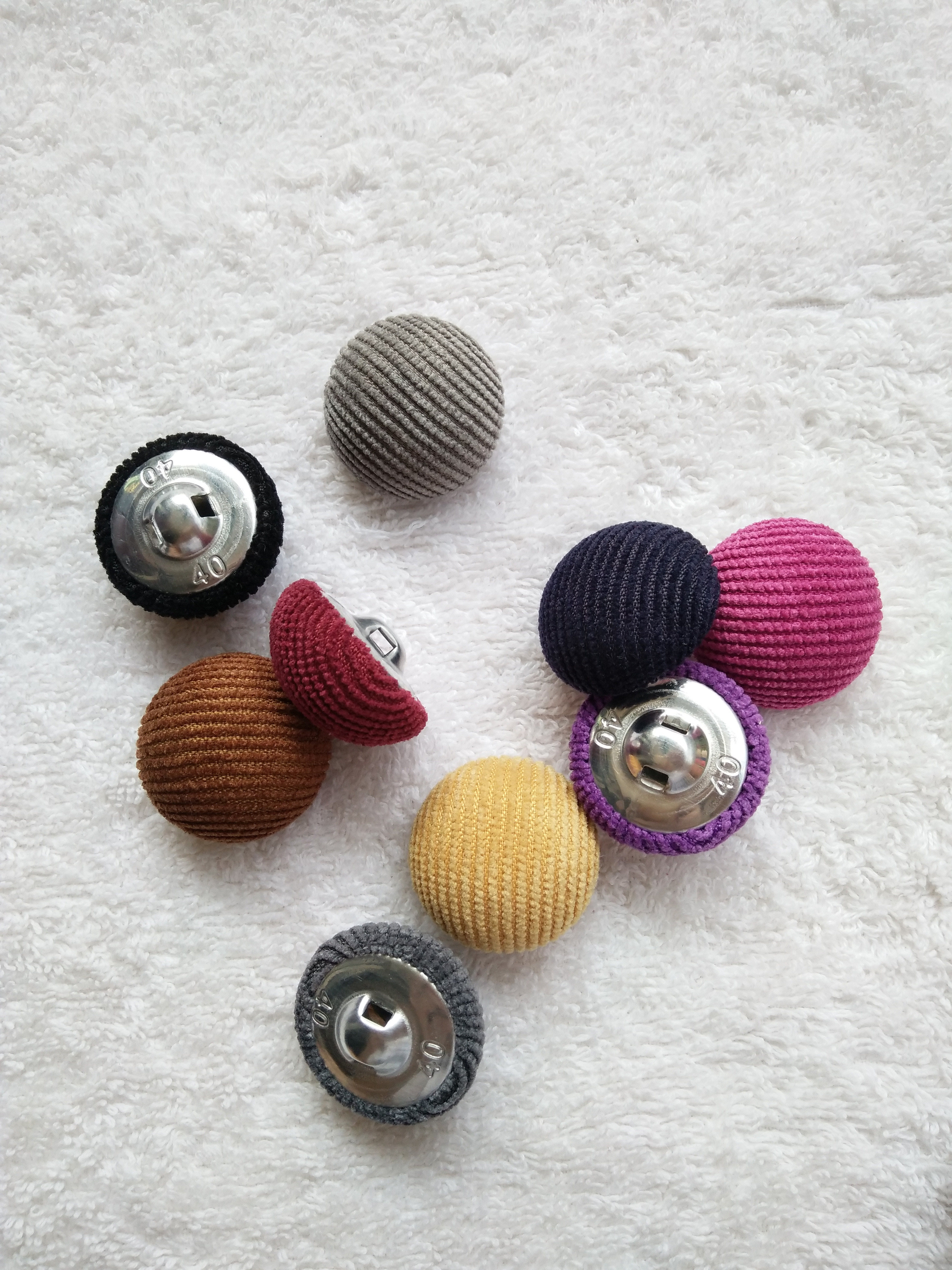 灯芯绒蘑菇纽扣裤子裙子衣服外套宝宝男女女士纽扣