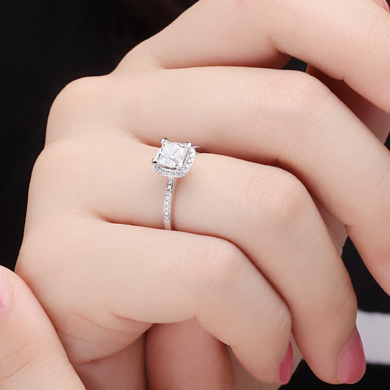 戒指珂兰克拉白金求婚钻石方形一克拉定制公主手饰