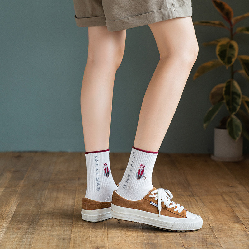 袜子女中筒袜韩版学院可爱卡通百搭日短袜