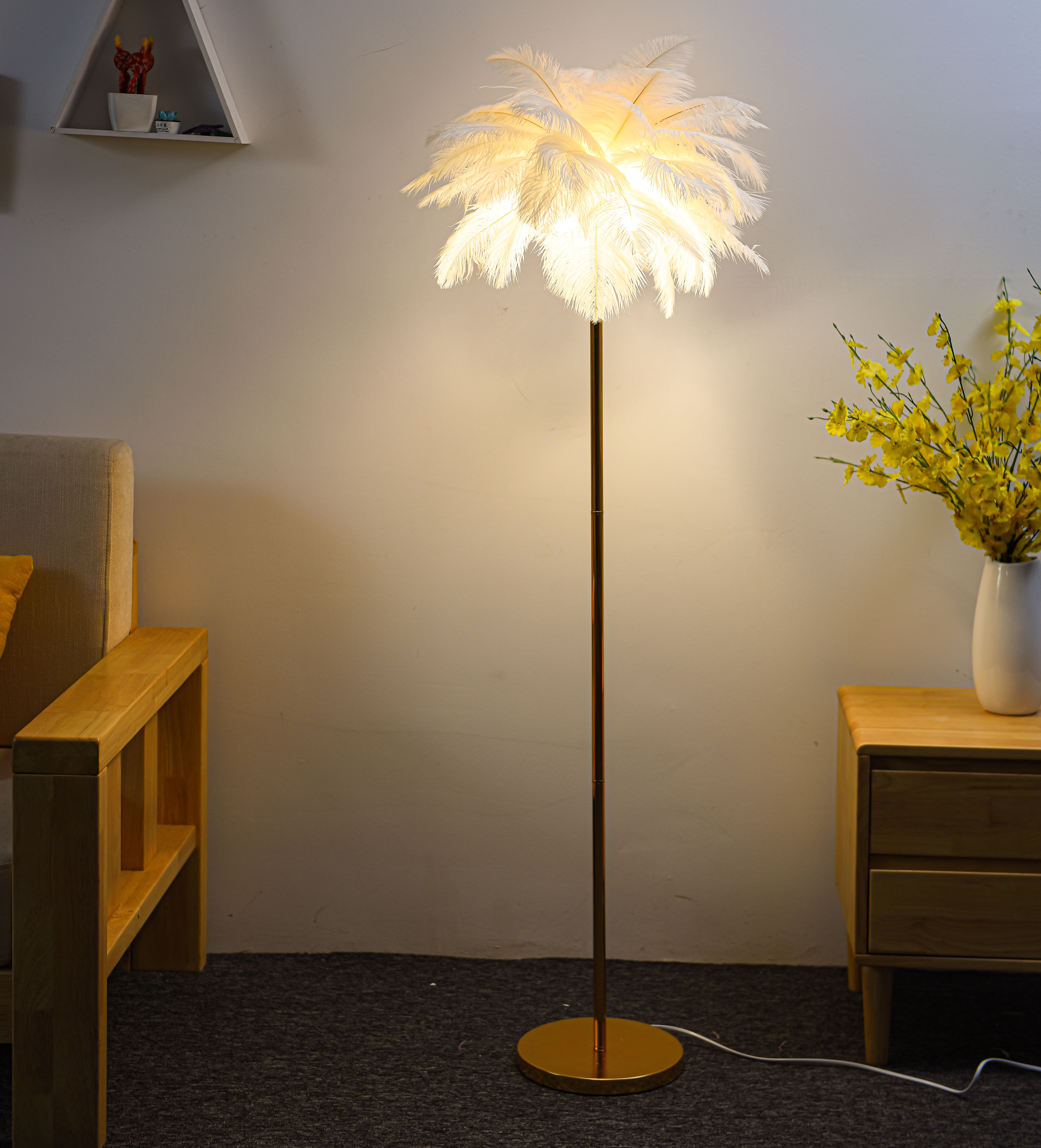 羽毛落地灯北欧ins少女网红鸵鸟毛客厅卧室床头灯茶几立式氛围灯