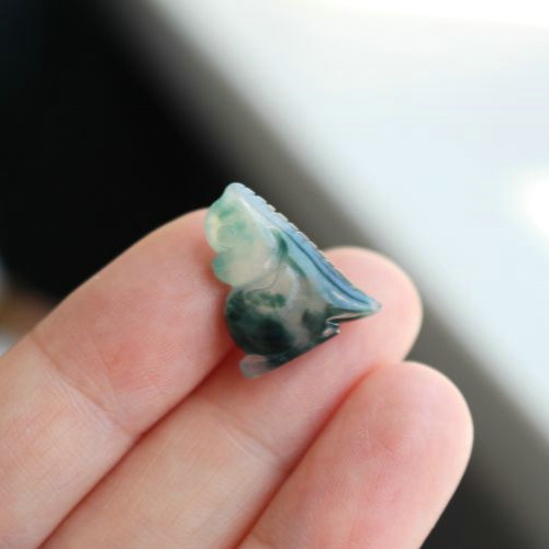 天然玉石保真翡翠货冰种飘绿手工雕刻可爱爱小项坠