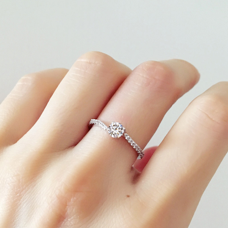 迷你爪小戒指20分仿真钻戒秀气简约扭曲戒壁戒指