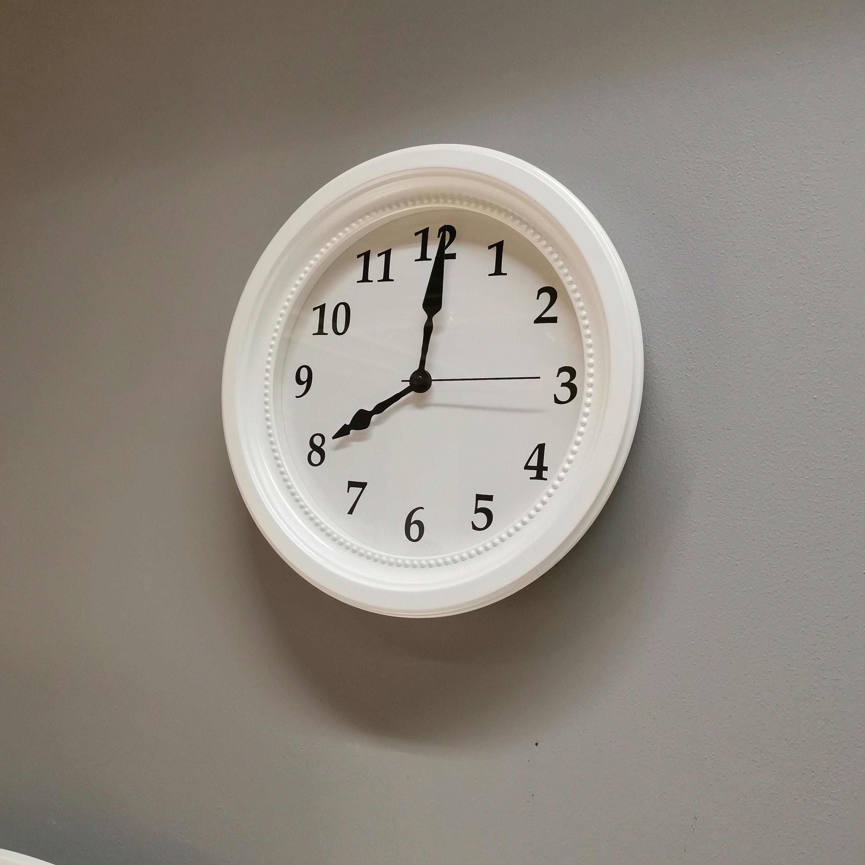 宜家桑卓挂钟白色客厅装饰挂表时尚简约现代时钟挂钟