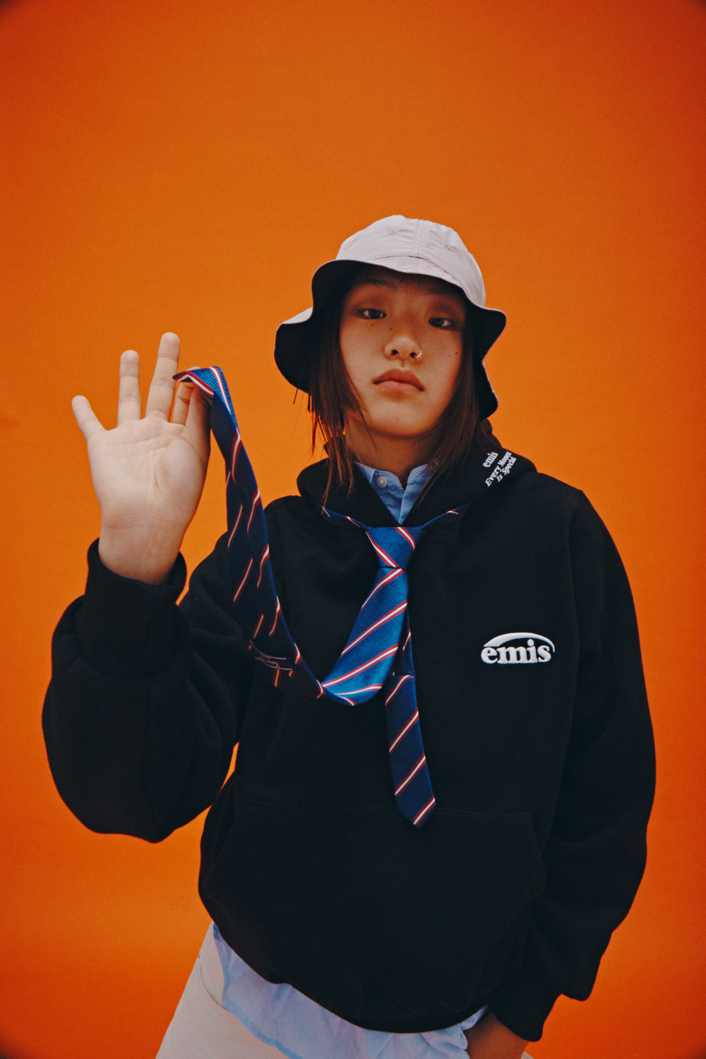 韩国设计师品牌emis正品刺绣英文印花潮范插兜连套头卫衣