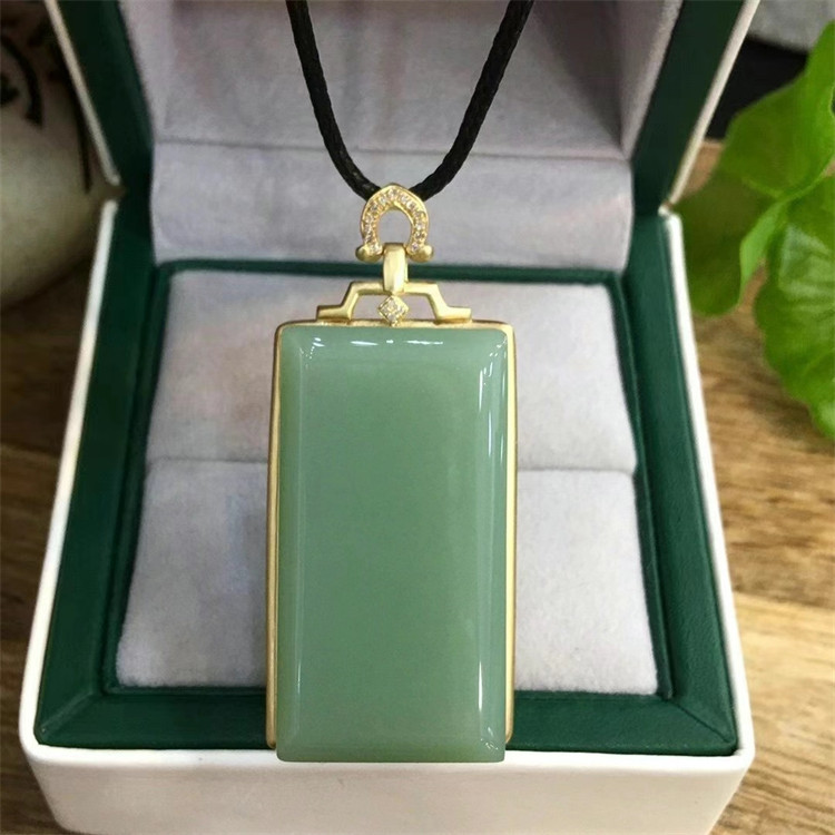 新品和田碧玉镶嵌方牌吊坠玉牌男女玉坠玉佩颈饰