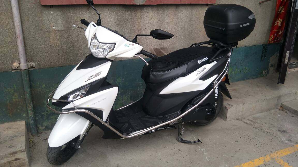 雅马哈摩托车保险杠巧格福禧旭鹰zy125t-13防摔夜行者摩托车保险杠