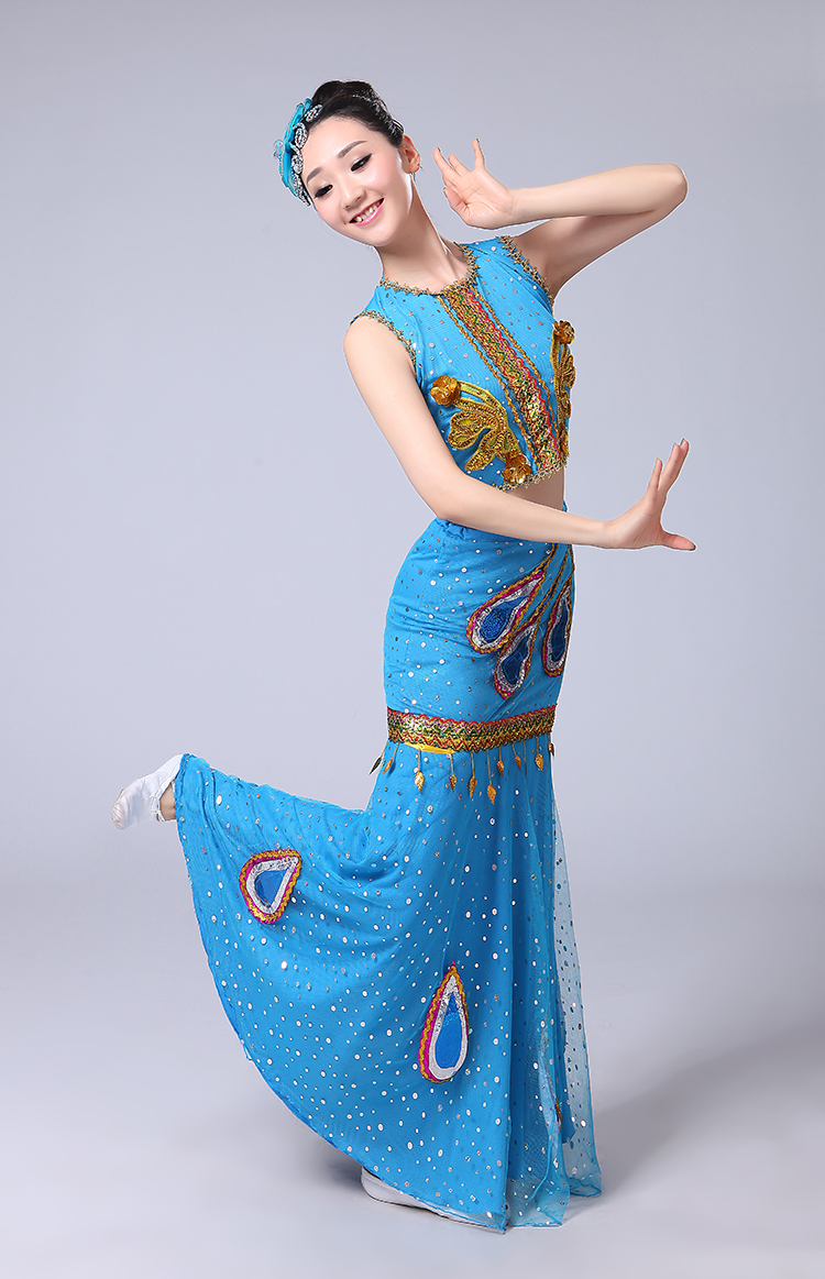 云南傣族舞蹈演出服成人女孔雀舞修身肚皮包臀现代服装表演服新款