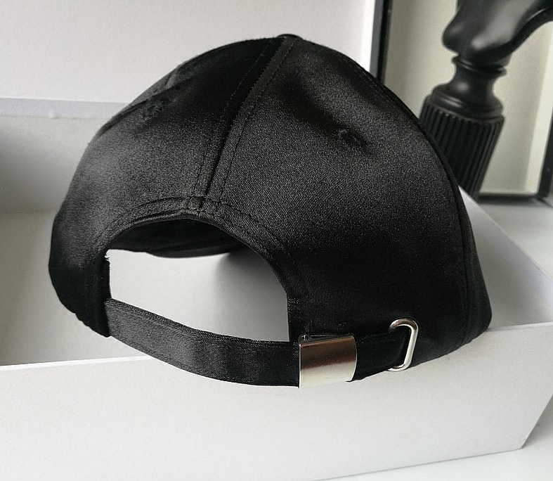 黑色夏天韩版丝光鸭舌帽小蜜蜂休闲出游防晒棒球帽男女情侣帽子