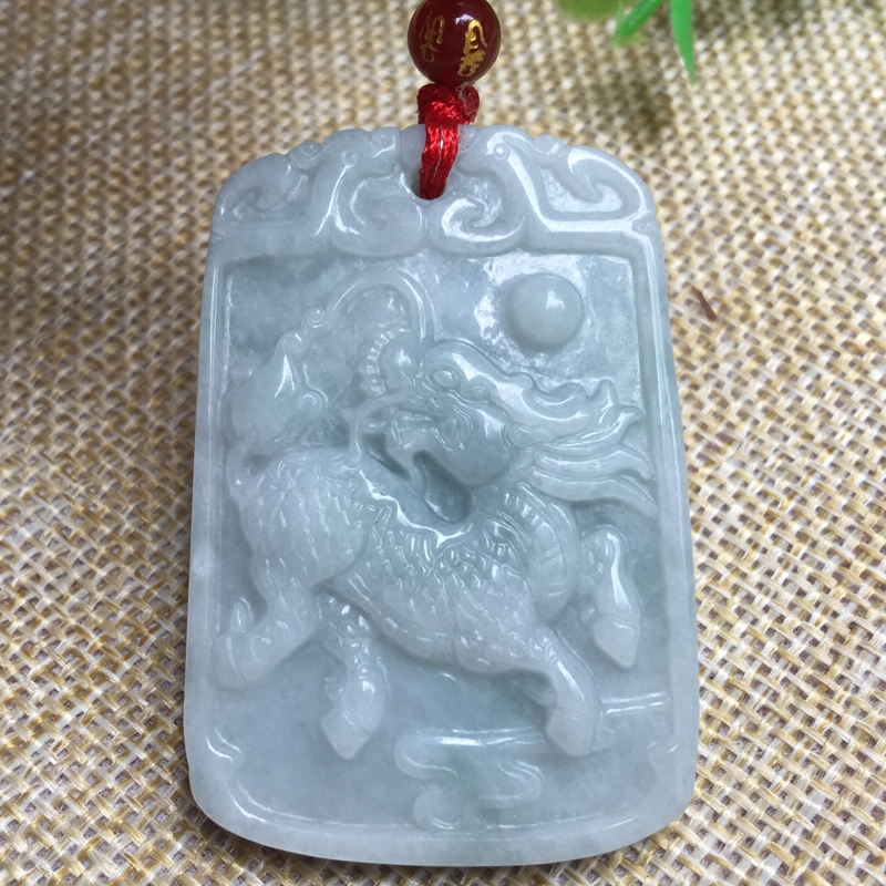 天然翡翠货麒麟牌玉坠招财麒麟吊坠挂件项坠祥瑞麒麟项坠