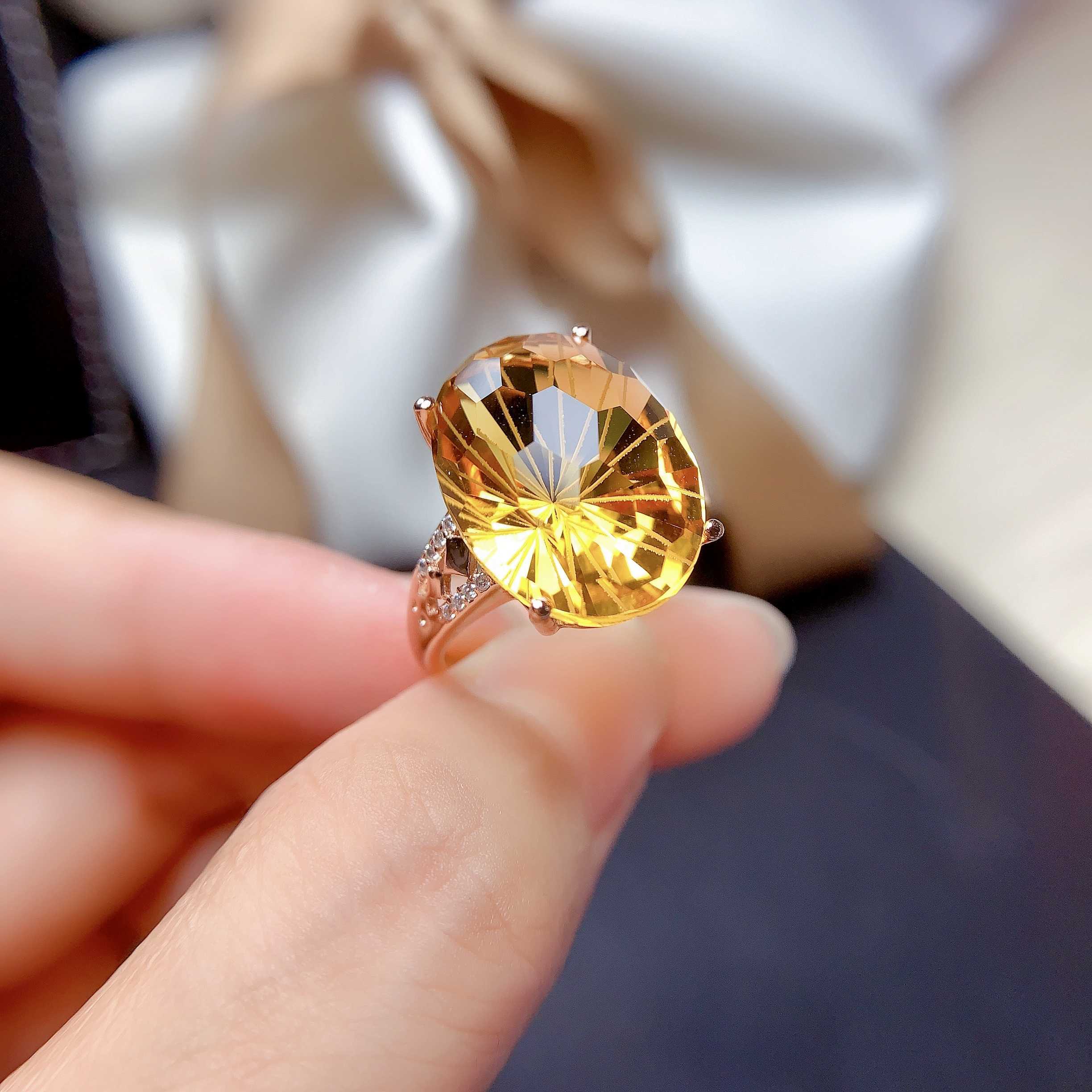 新款招财黄水晶戒指晶体全净火彩爆闪精工镶嵌戒指