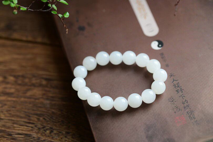 和田玉新新款其他白色羊脂白玉佛珠玉质细腻手链