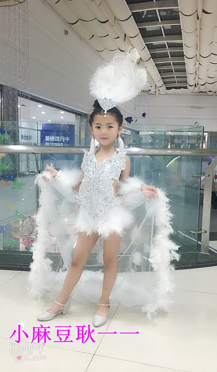 女童舞台泳装走秀比基尼维密翅膀车模模特白色泳衣裤