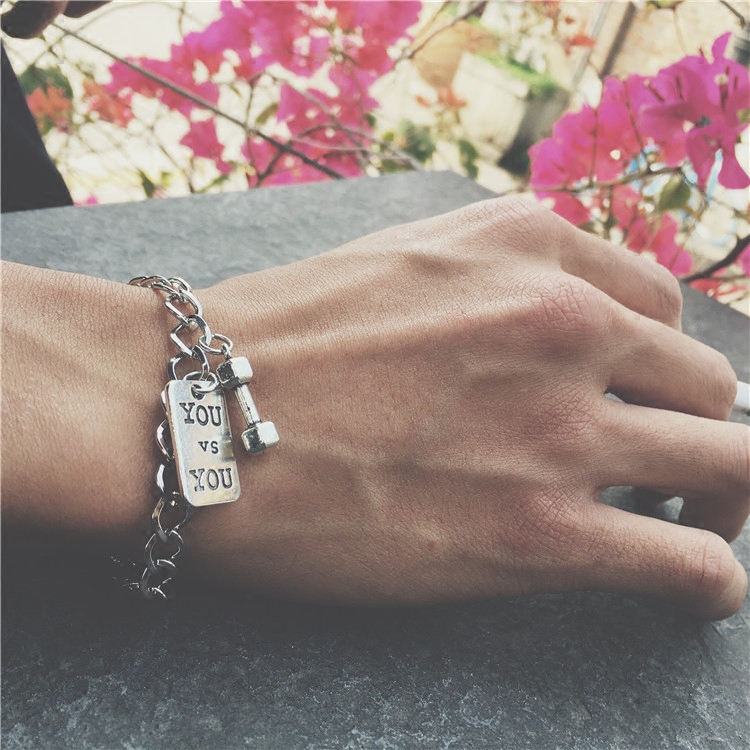 2022时尚运动健身小哑铃手链潮男钛钢不掉色钢牌手环情侣手链酷