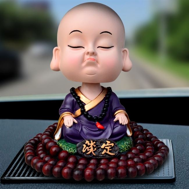 简单摆饰禅意挂件小沙弥淡定笑脸汽车装饰车内摆件小和尚摇头造型