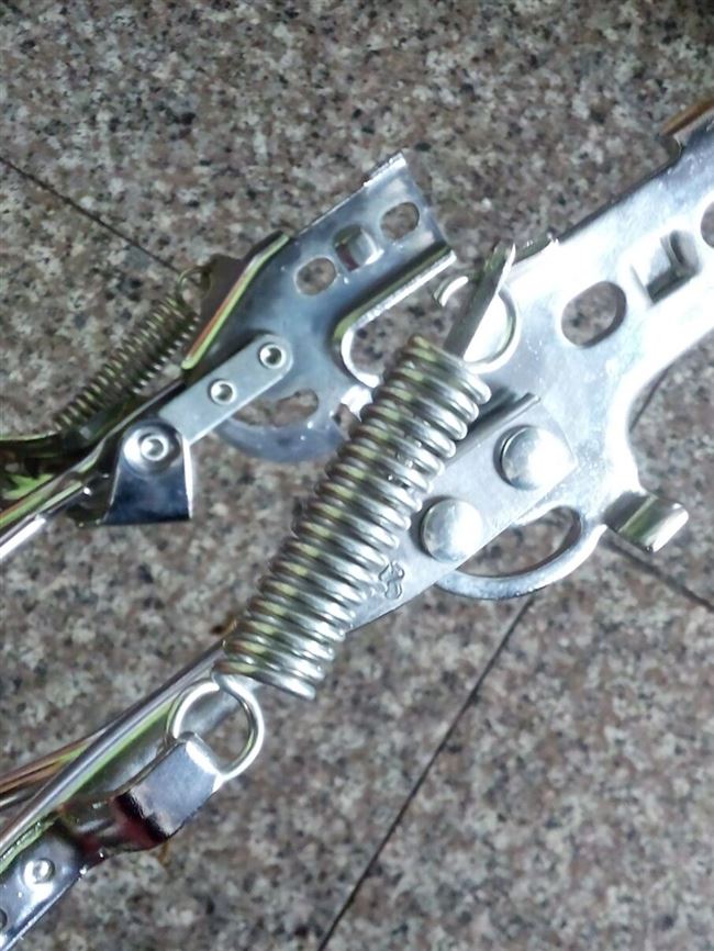 弹簧电动车自行车支架脚架停车车架脚撑车梯支撑脚撑